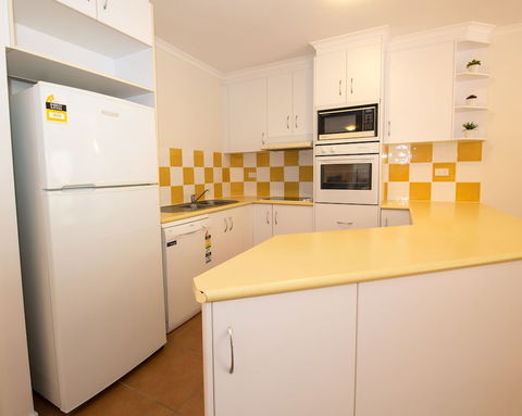 Beach Court - Hervey Bay Accommodation 2