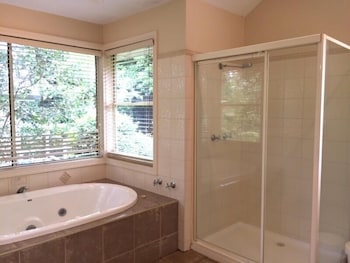 Tamborine Gardens - Hervey Bay Accommodation 3