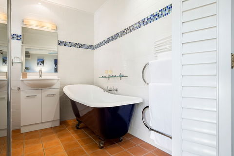 Avocado Sunset B&B - Hervey Bay Accommodation 1