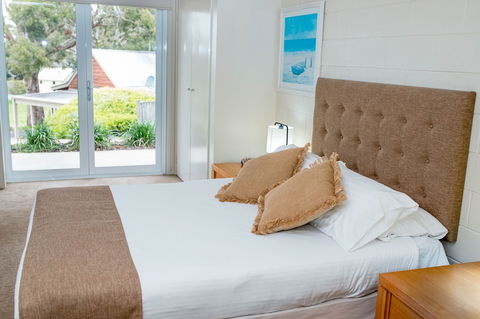 McMillans Of Metung Coastal Resort - Hervey Bay Accommodation 3