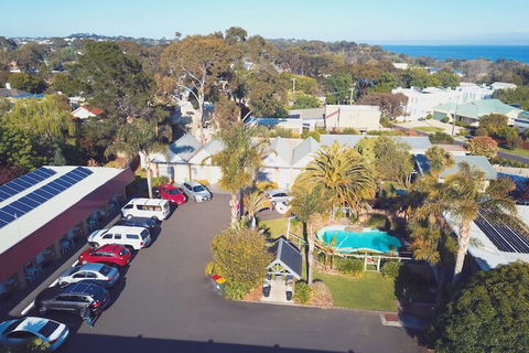 Tropicana Motor Inn - Hervey Bay Accommodation 4