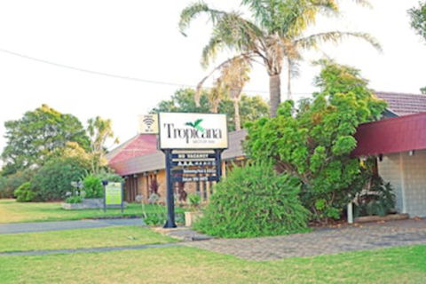 Tropicana Motor Inn - Hervey Bay Accommodation 0