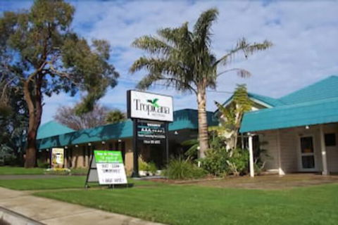 Tropicana Motor Inn - Hervey Bay Accommodation 2