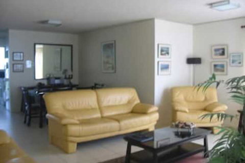 Estoril On Moffat - Hervey Bay Accommodation 7