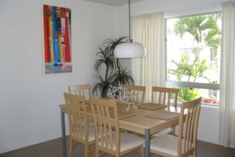 Estoril On Moffat - Hervey Bay Accommodation 3