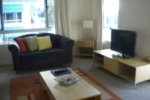 Estoril On Moffat - Hervey Bay Accommodation 5