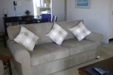 Estoril On Moffat - Hervey Bay Accommodation 6