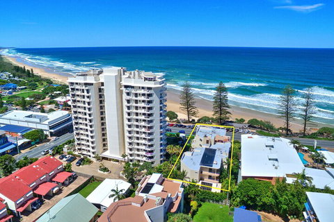 Coolum Baywatch Resort - Hervey Bay Accommodation 0