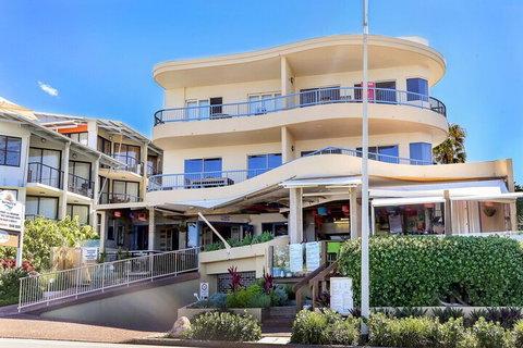 Coolum Baywatch Resort - Hervey Bay Accommodation 1