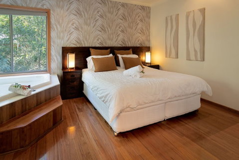 Lake Weyba Cottages - Hervey Bay Accommodation 3