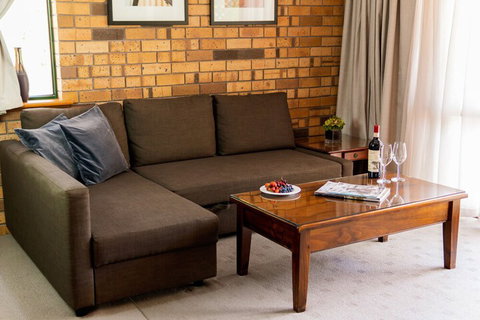 Blickinstal Barossa Valley Retreat - Hervey Bay Accommodation 4