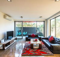 Orange Serviced Apartment - Hervey Bay Accommodation
