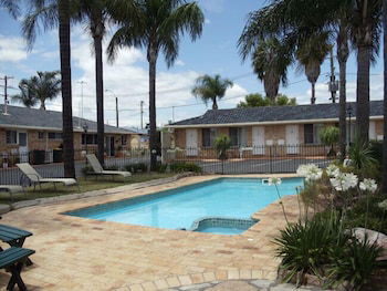 Town & Country Motor Inn - Tourism Hervey Bay 2