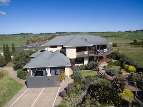 Hilltop Apartments Phillip Island - Hervey Bay Accommodation 0