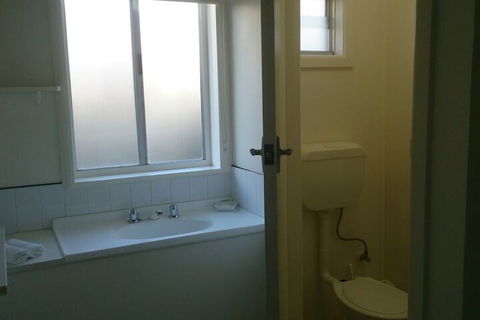 Phillip Island Cottages - Hervey Bay Accommodation 4