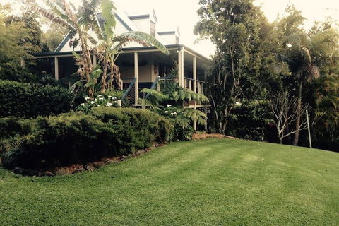 Jacaranda Cottages - Hervey Bay Accommodation 2