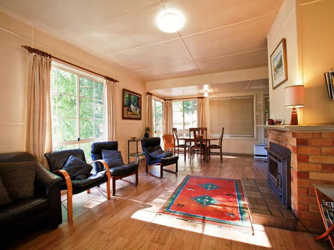 Noonameena Cottage - Hervey Bay Accommodation 2