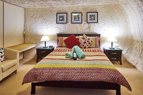 Underground Bed And Breakfast - Hervey Bay Accommodation 3