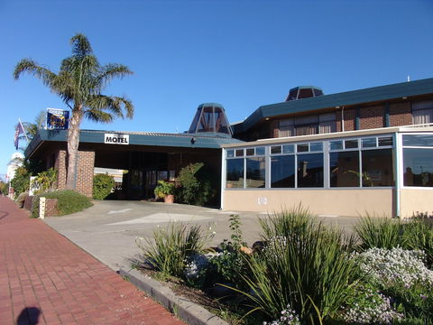 Apollon Motor Inn - Tourism Hervey Bay 0