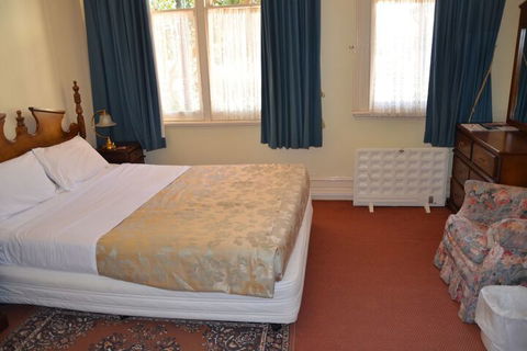 Leura House - Tourism Hervey Bay 3