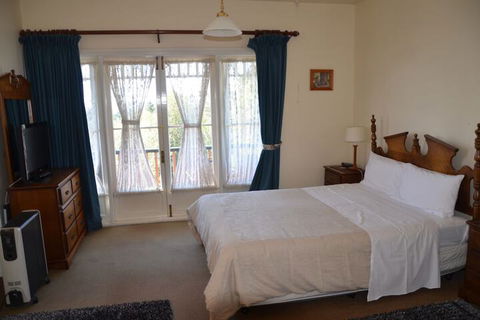 Leura House - Tourism Hervey Bay 4