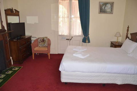 Leura House - Tourism Hervey Bay 6