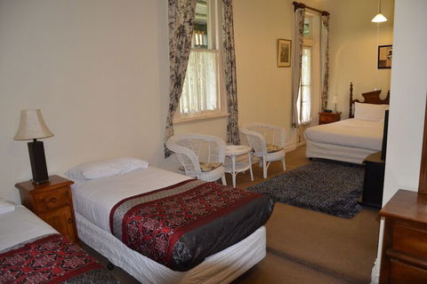 Leura House - Tourism Hervey Bay 5