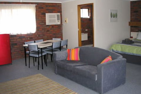 Coorrabin Motor Inn - Tourism Hervey Bay 0