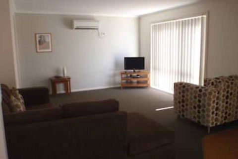 Kennedy Holiday Resort - Hervey Bay Accommodation 3