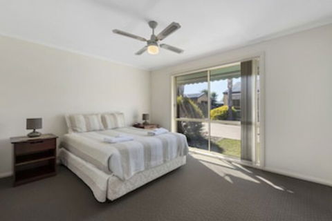 Kennedy Holiday Resort - Hervey Bay Accommodation 0