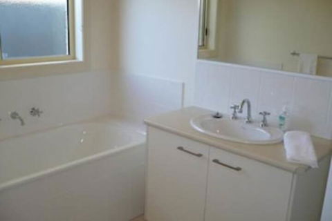 Kennedy Holiday Resort - Hervey Bay Accommodation 1