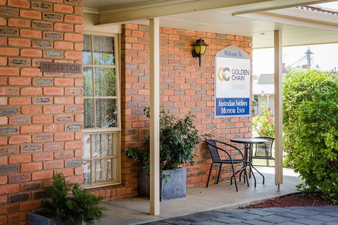 Australian Settlers Motor Inn - Tourism Hervey Bay 1