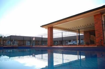 Australian Settlers Motor Inn - Tourism Hervey Bay 3