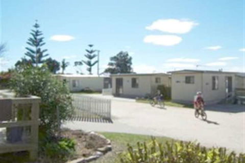 Hillcrest Tourist Park - Hervey Bay Accommodation 0