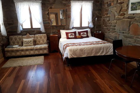1860 Wine Country Cottages - Hervey Bay Accommodation 3
