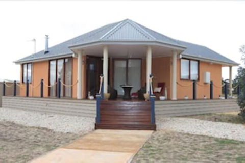 Aurora Cottages - Hervey Bay Accommodation 0