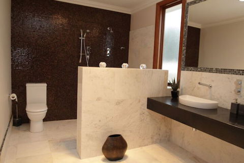 Aurora Cottages - Hervey Bay Accommodation 3