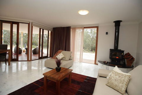 Aurora Cottages - Hervey Bay Accommodation 4