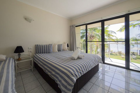 Hinchinbrook Marine Cove Resort - Hervey Bay Accommodation 3