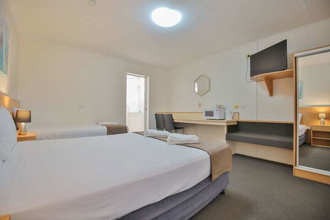 Oscar Motel - Hervey Bay Accommodation 3