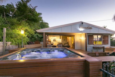 The Beachside Cottages - Tourism Hervey Bay 0
