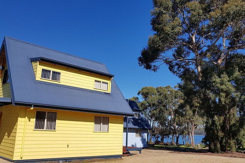 Four Seasons Waterfront Villas - Hervey Bay Accommodation 3