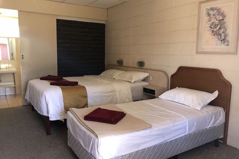 Inland Oasis Motel - Tourism Hervey Bay 3