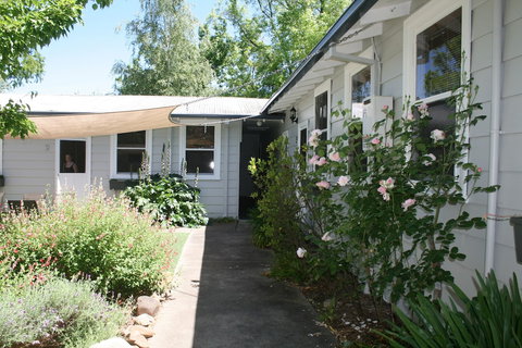 Elm Lodge - Hervey Bay Accommodation 2