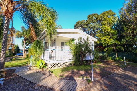 Bromyard Cottage - Tourism Hervey Bay 3