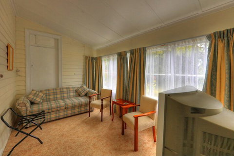 Acacia Bed & Breakfast - Hervey Bay Accommodation 7