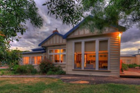 Acacia Bed & Breakfast - Hervey Bay Accommodation 0