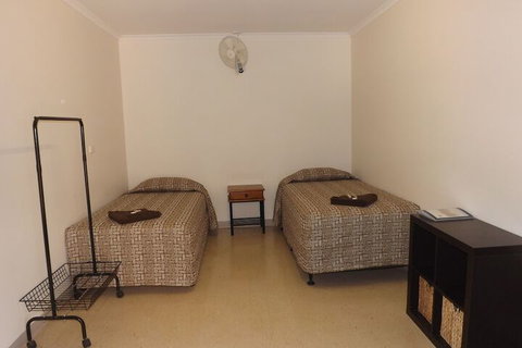 Derby Lodge Self Contained Apartments - Hervey Bay Accommodation 3
