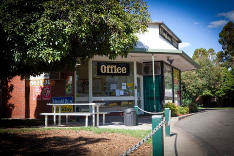 Strayleaves Caravan Park - Hervey Bay Accommodation 1