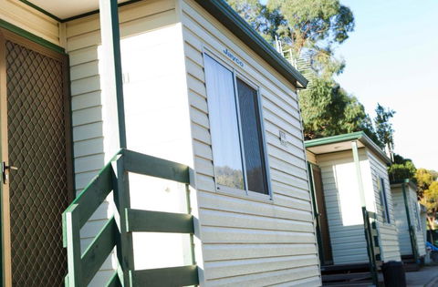 Strayleaves Caravan Park - Hervey Bay Accommodation 2